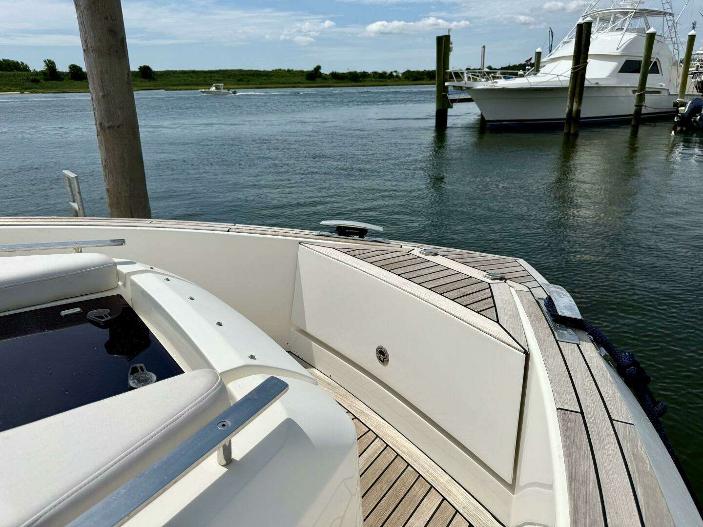 2023 Astondoa 377 Coupe Outboard - Image 36