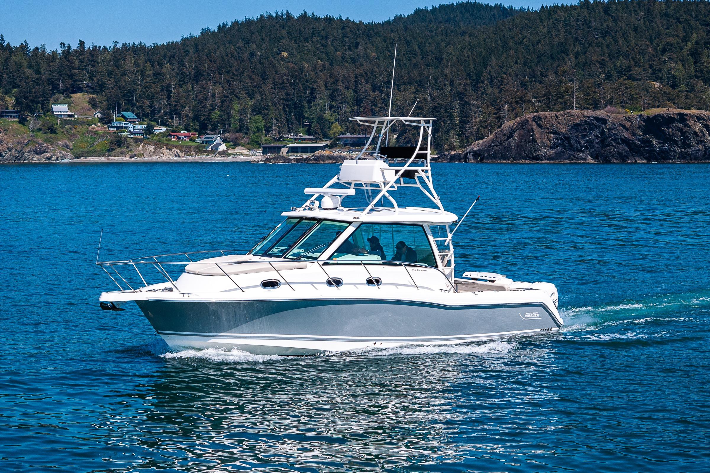 2019 Boston Whaler 345 Conquest