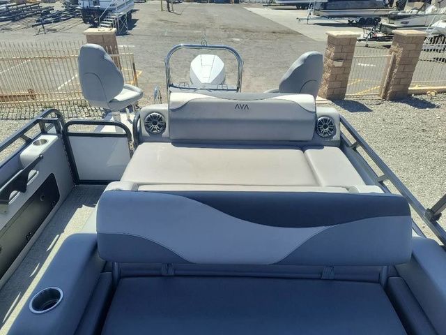 2025 Avalon LSZ 2385 Versatile Rear Lounger - 7