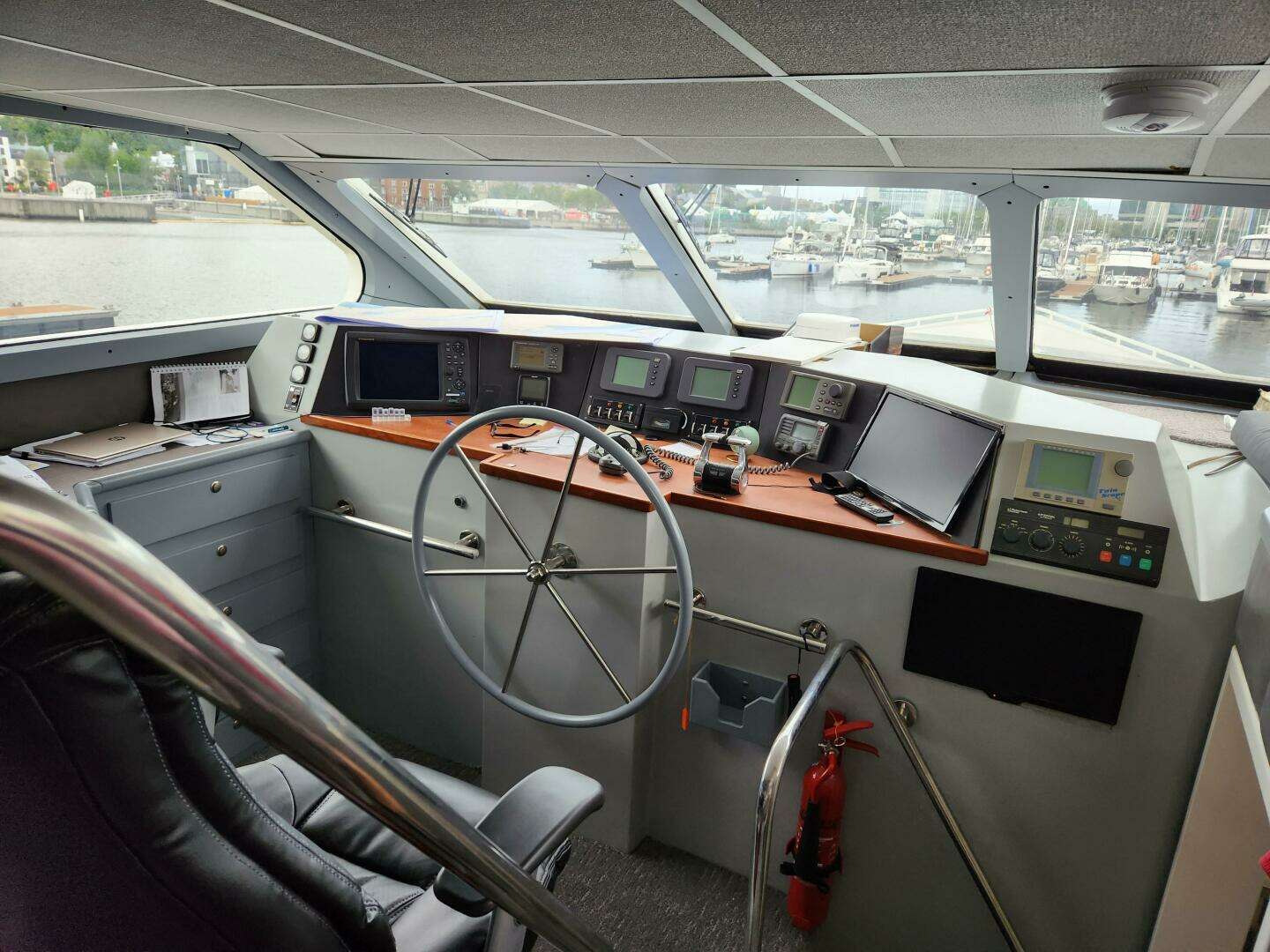 1990 Inace Expedition 88 - Image 11