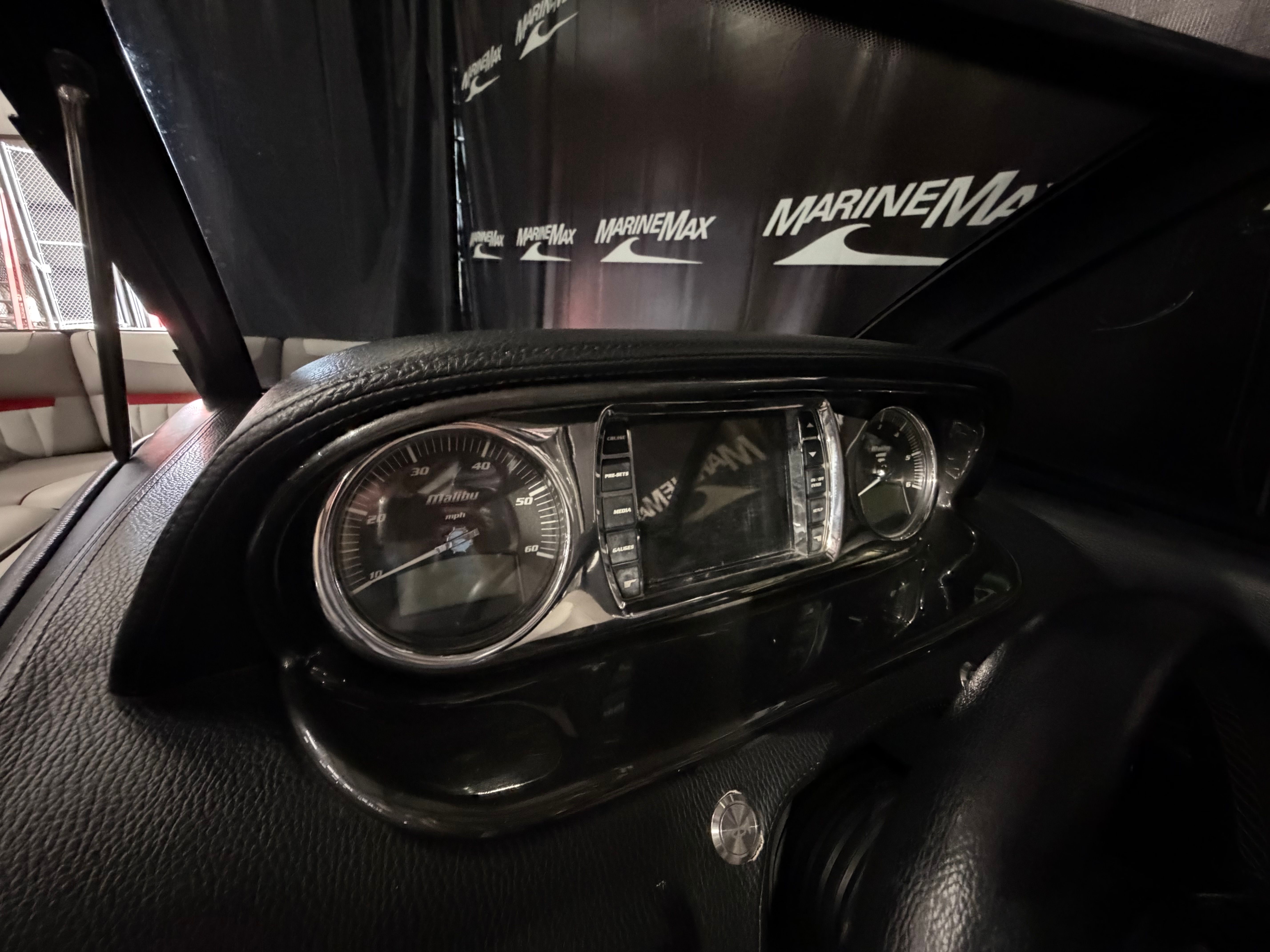 2014 Malibu Wakesetter 24 MXZ - 35