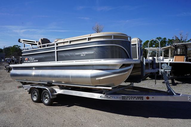 2025 Sun Tracker 20 Party Barge - 2