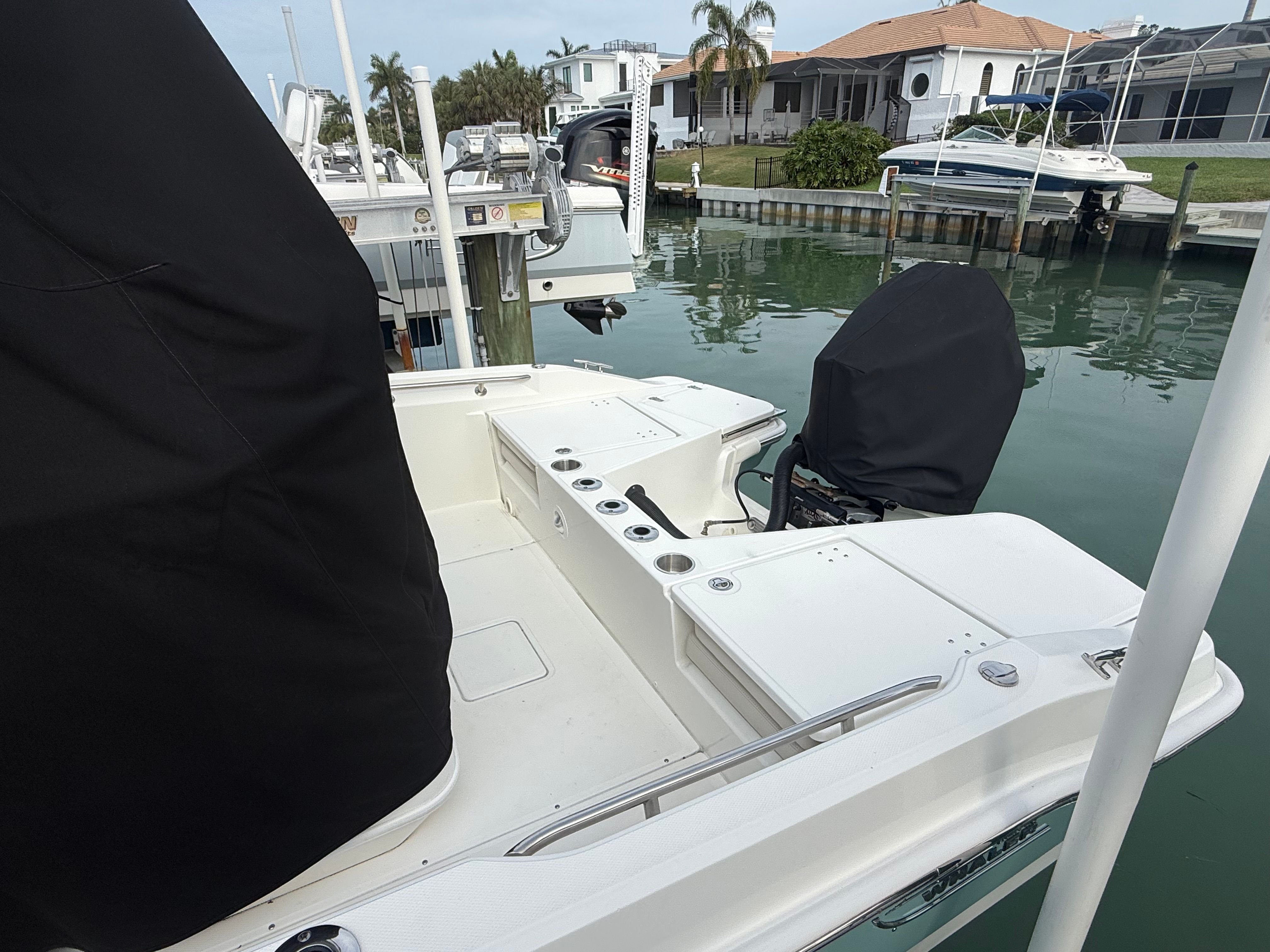 2024 Boston Whaler Dauntless - 8