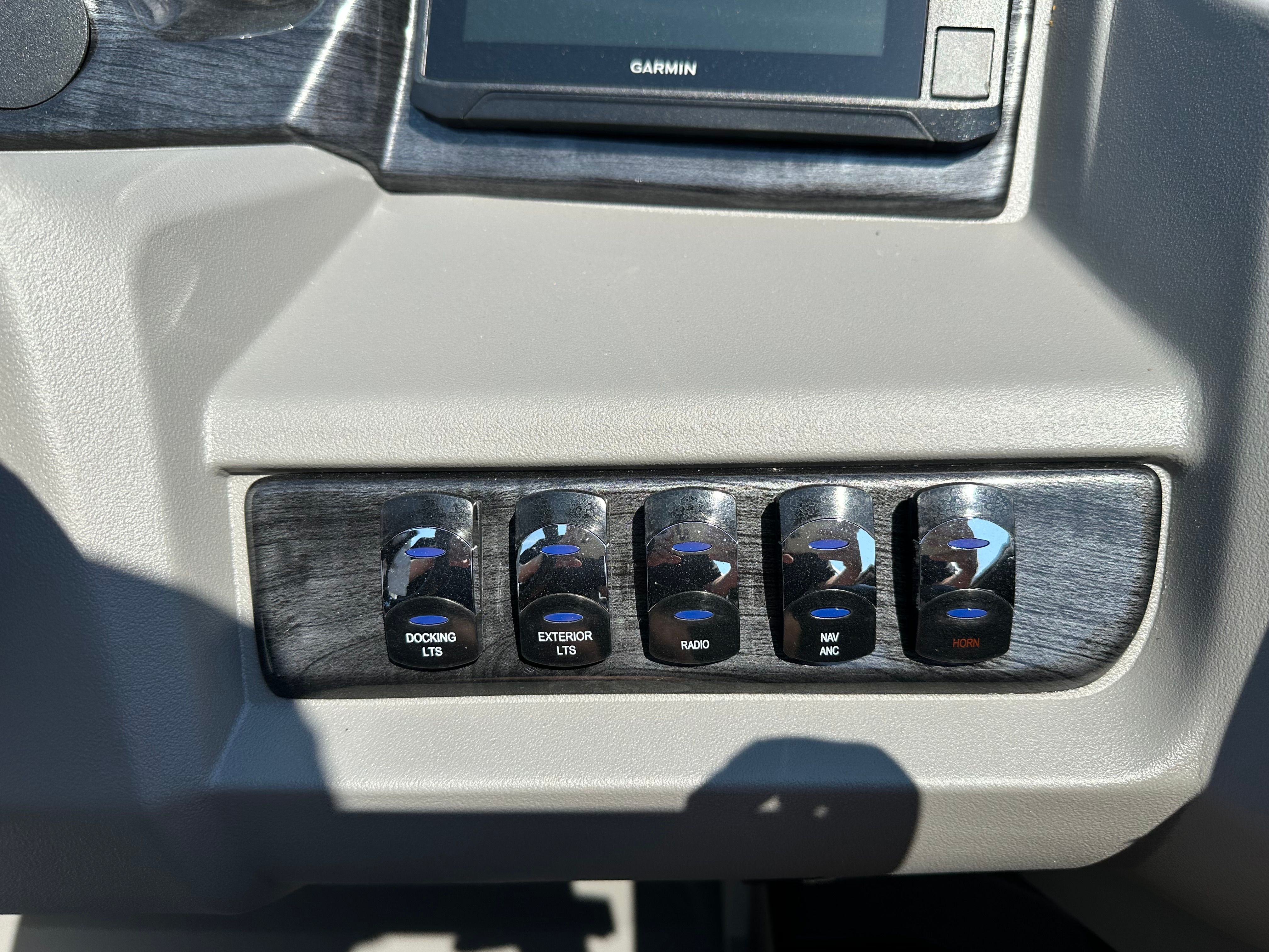 2025 Avalon LSZ Quad Lounge Shift - 23' - 26