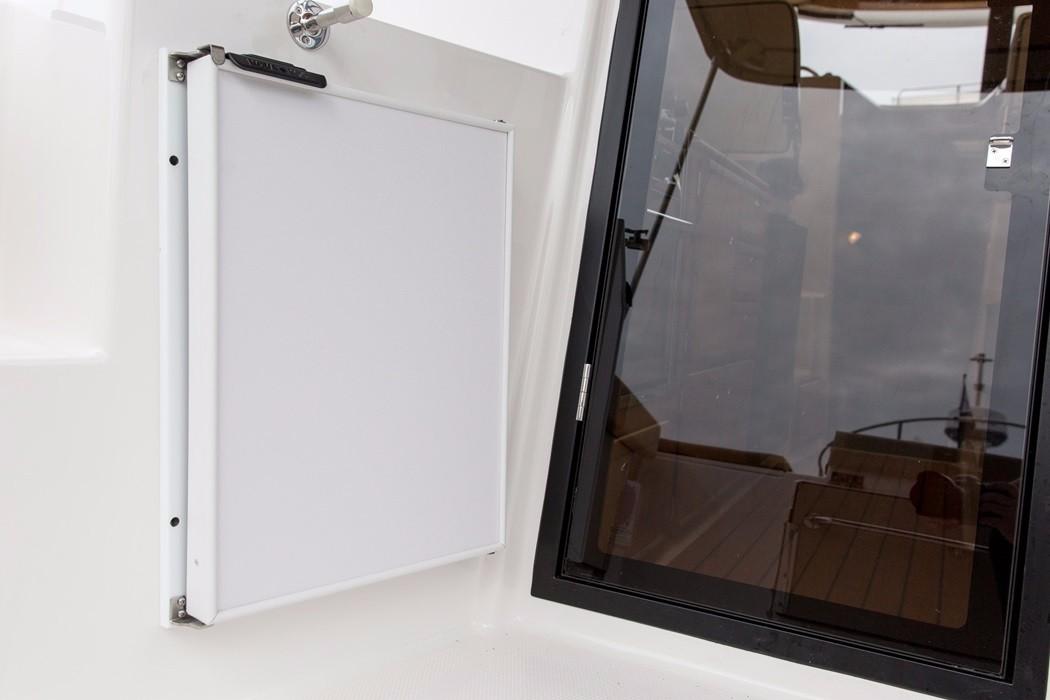 2021 Ranger Tugs R-27 LE - Cockpit storage