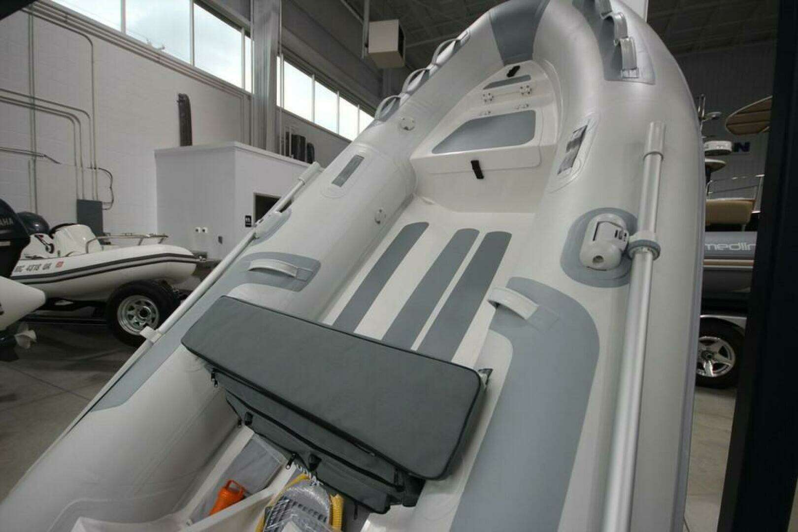 2023 Zodiac Cadet 330 DL RIB ALU PVC - Image 4