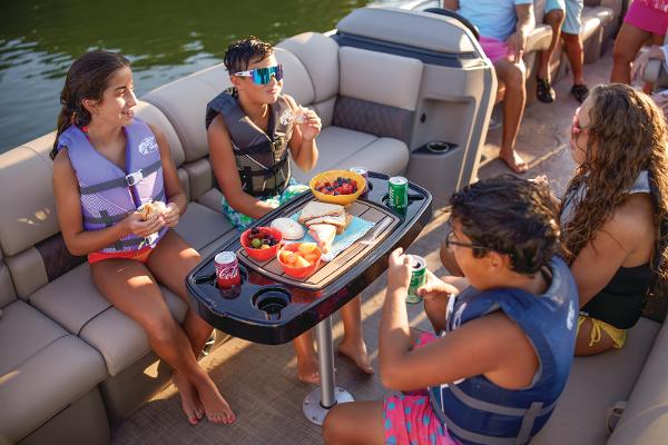 2025 Sun Tracker Party Barge 24 DLX - 58