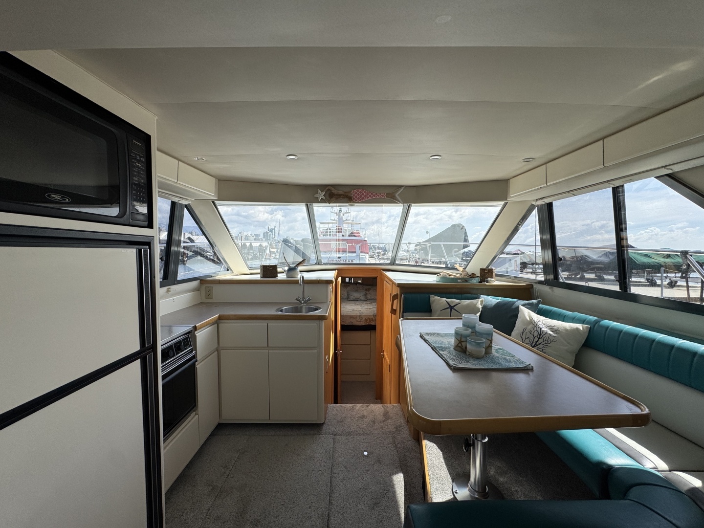 1996 Carver 370 Voyager - Image 59