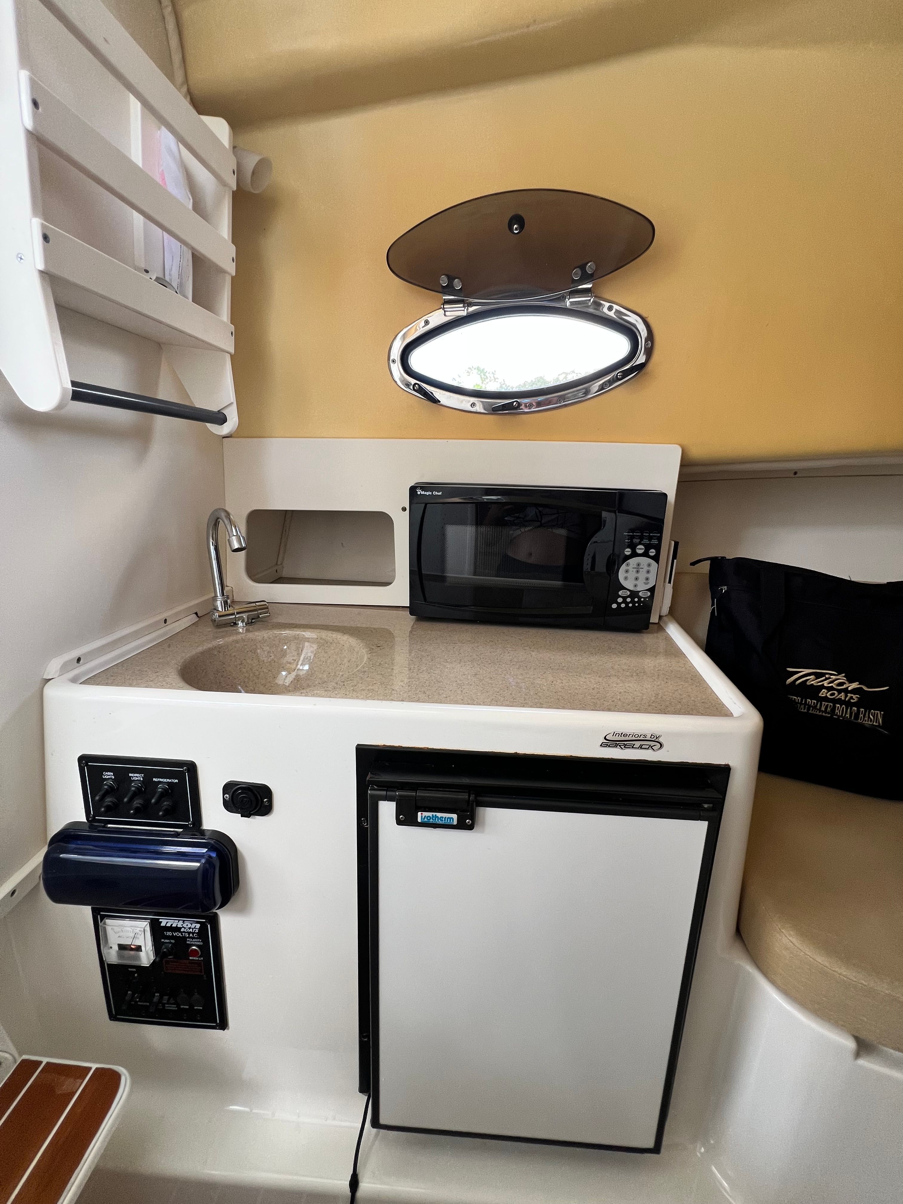 2005 Triton 2690 WA - 13