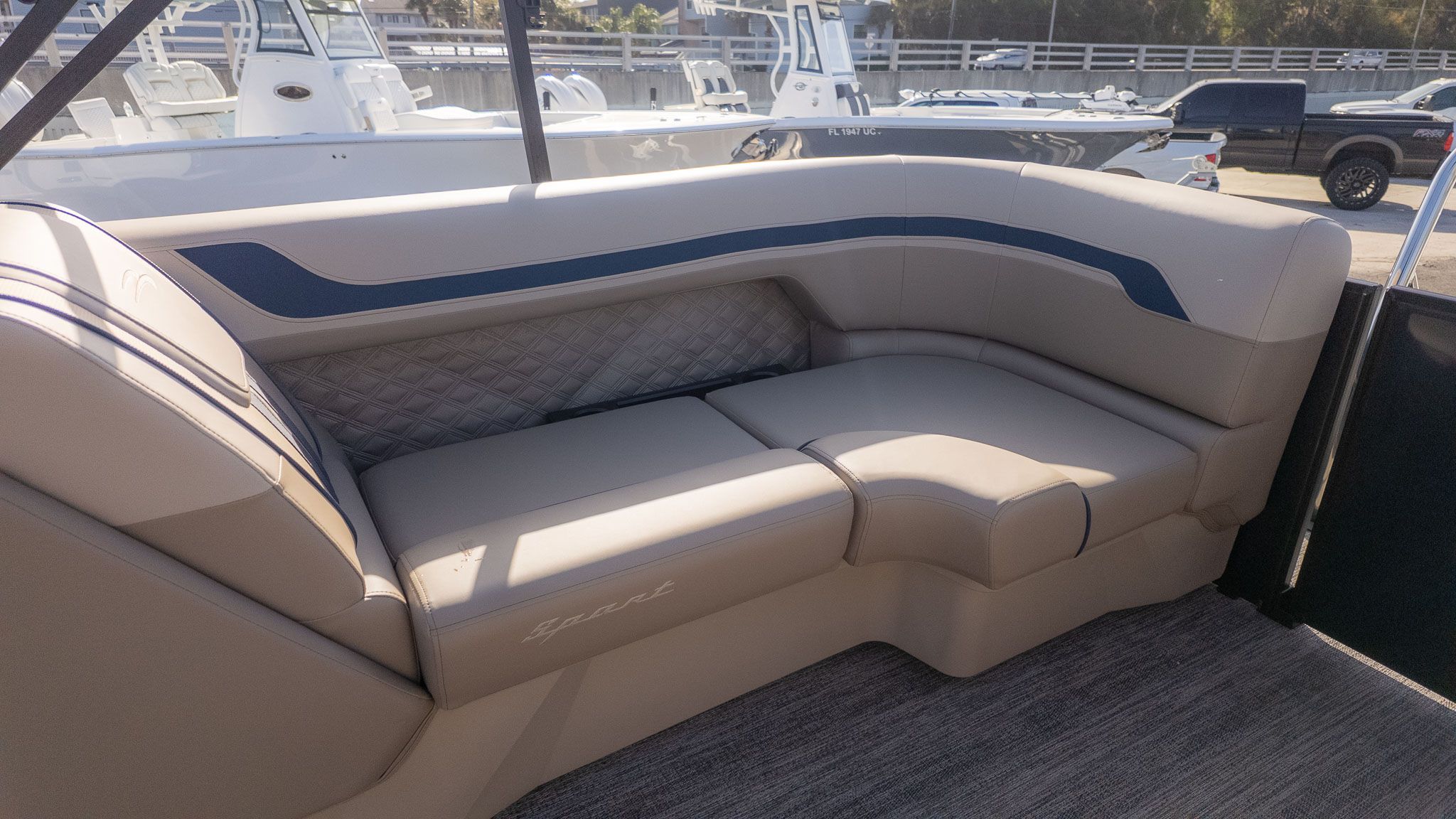 2026 Bennington 22 S STERN RADIUS - 6