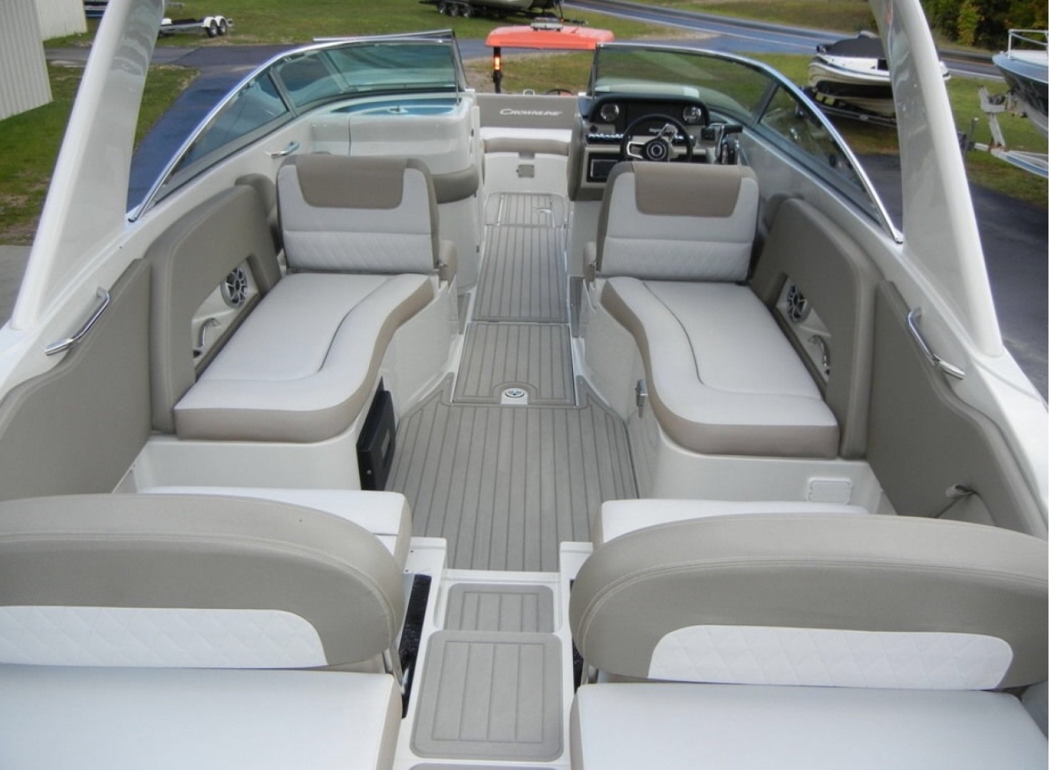 2018 Crownline Eclipse E30 - Image 10