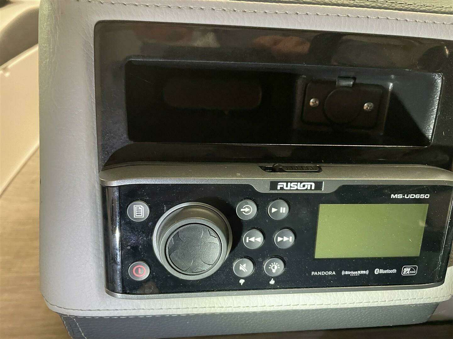 2019 Regal 2300 - Image 23
