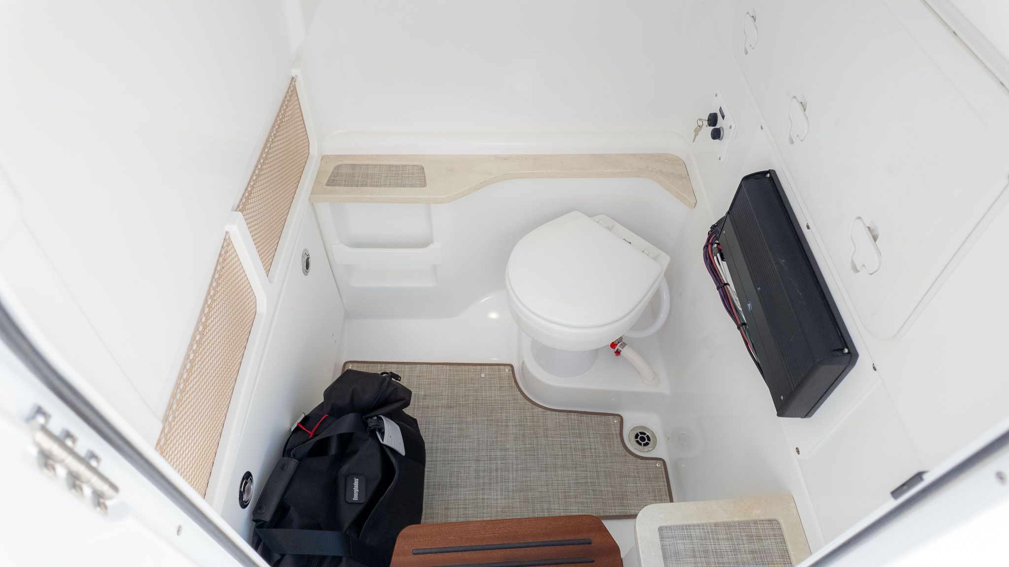 2027 Everglades 273 Center Console - 27