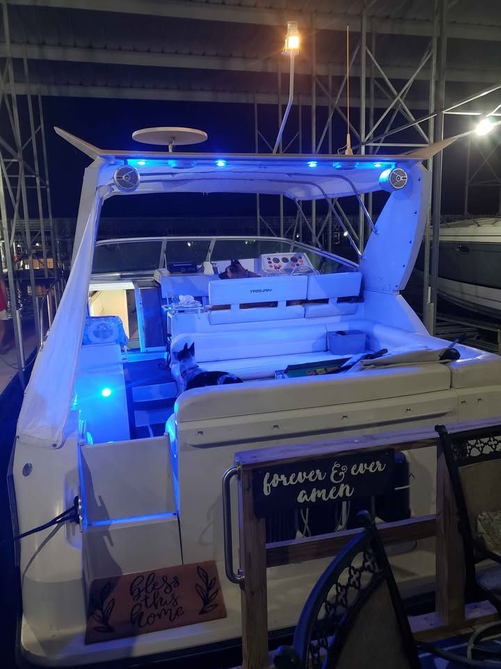 1994 Trojan 390 Express - 4