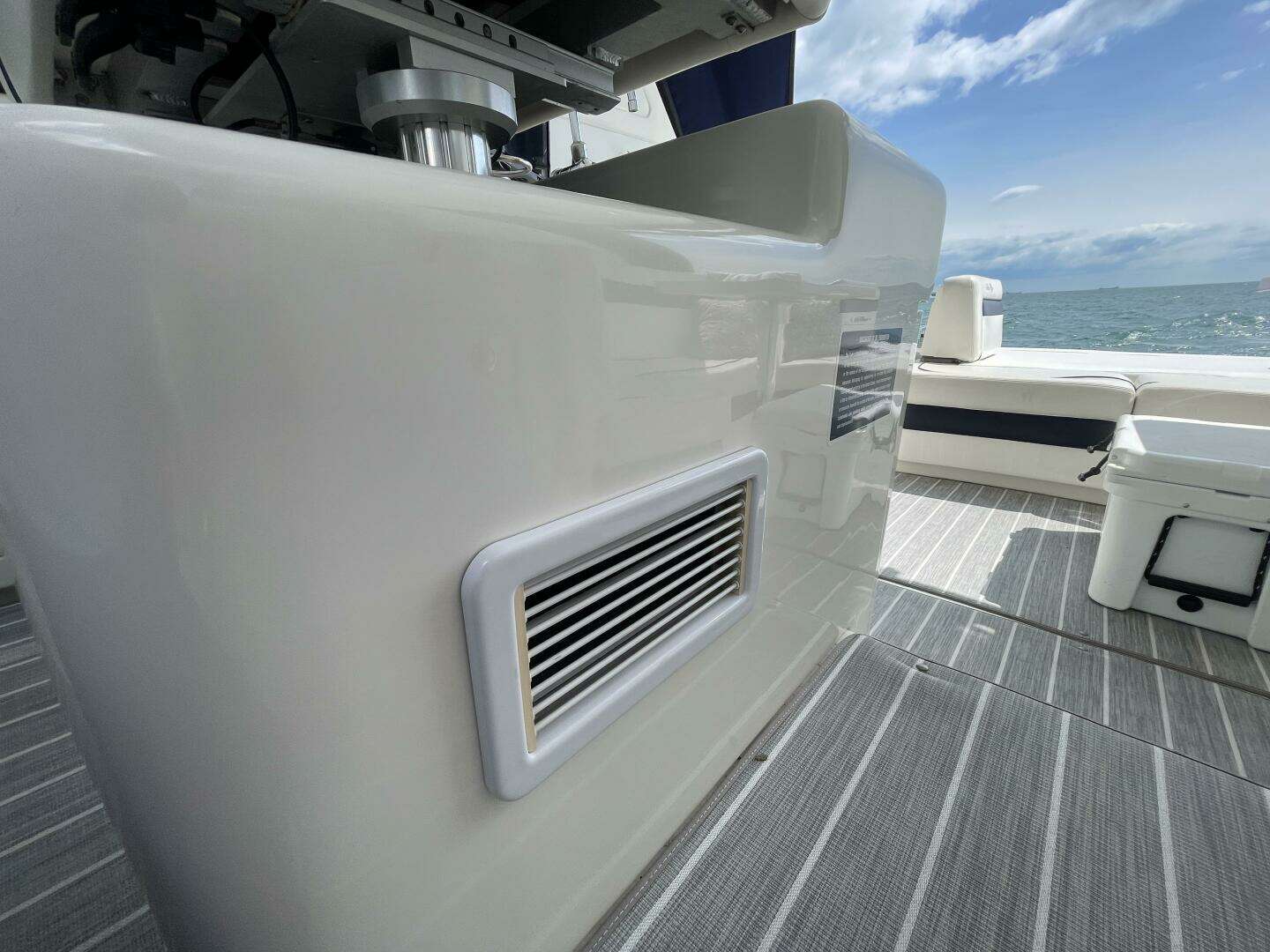 2010 Sea Ray 450 Sundancer - Image 46