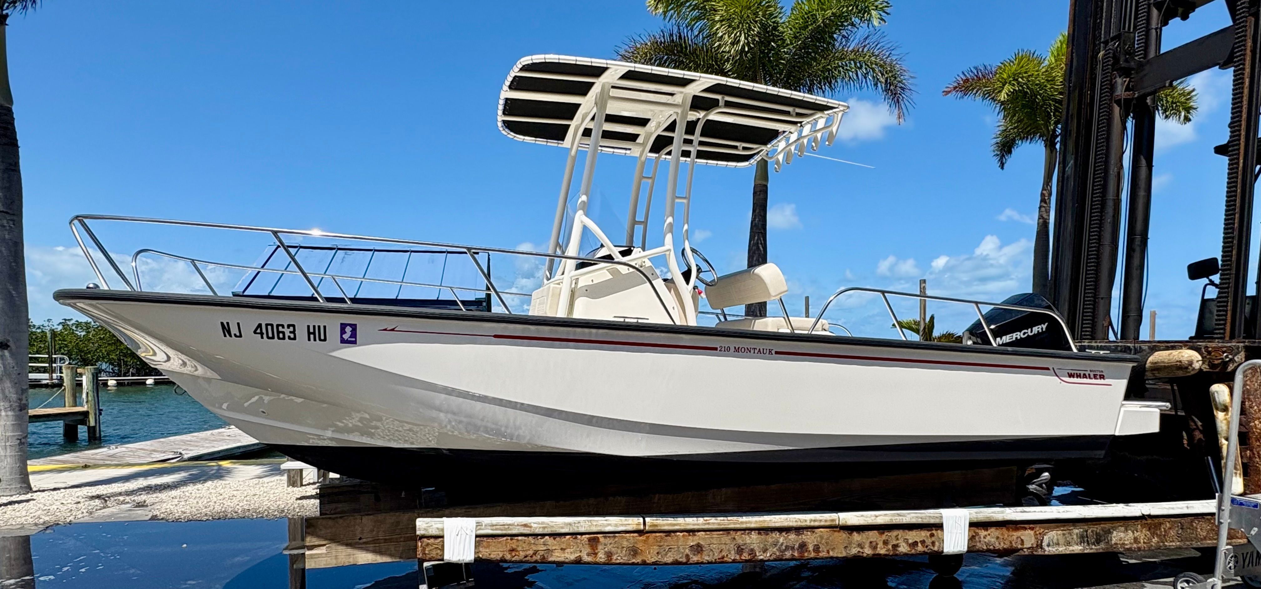 2024 Boston Whaler 210 Montauk