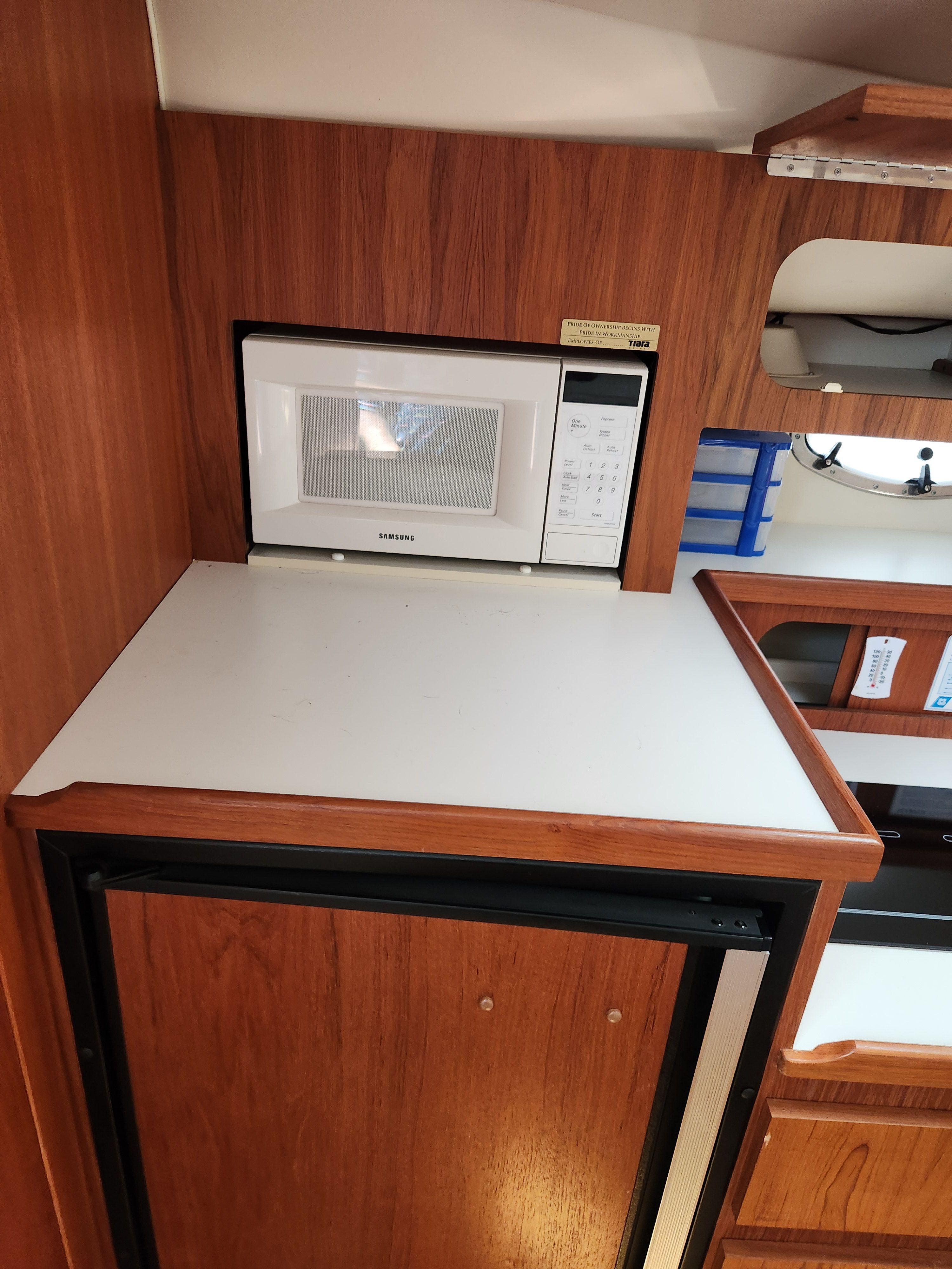 2000 Tiara Yachts 3100 Open - 10