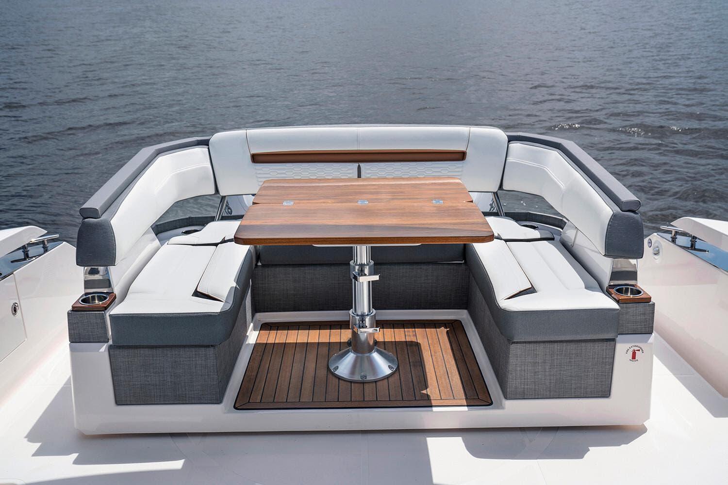 2026 Tiara Yachts 43LS - 14
