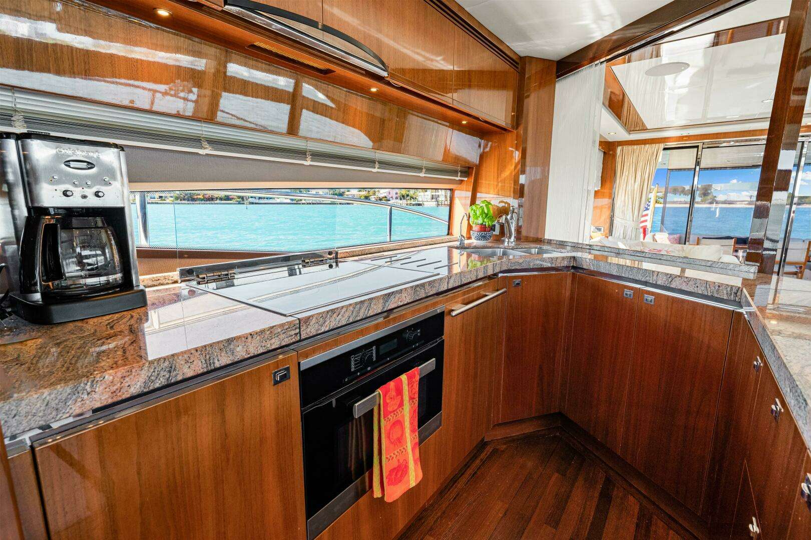 2014 Princess Y72 - Image 129