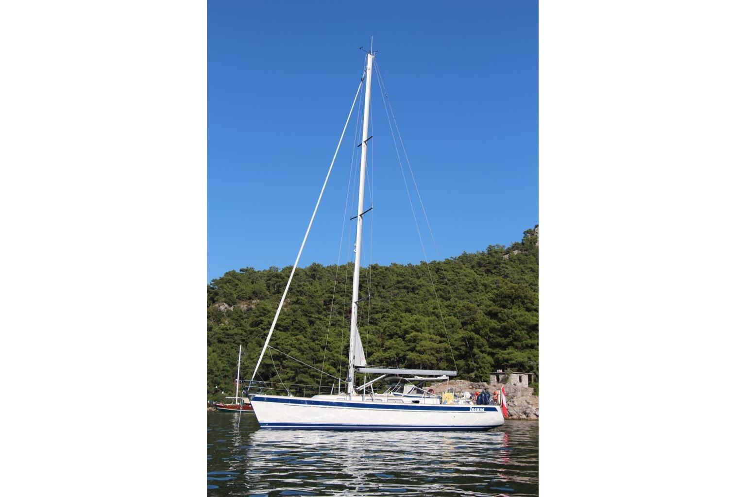 2011 Hallberg-Rassy 48