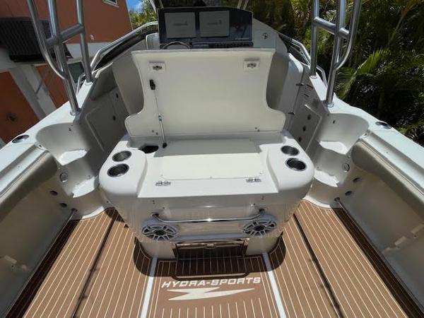 2005 Hydra-Sports 3300 VX - 28