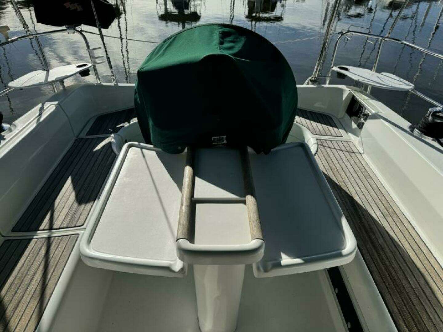 1999 Beneteau 381 - Image 13