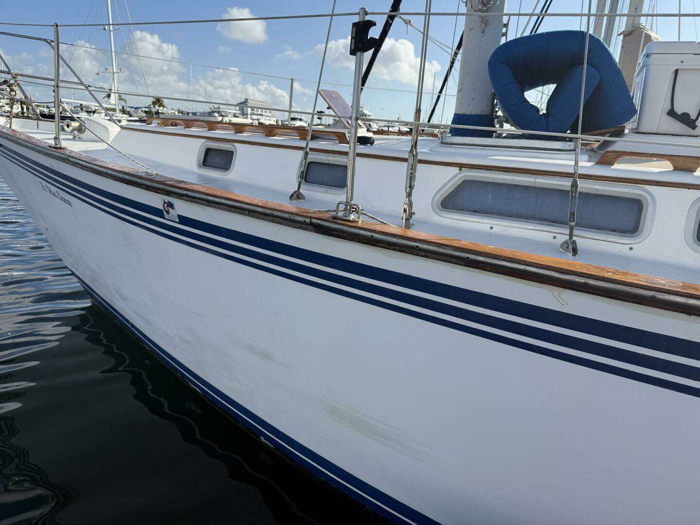 1985 Endeavour 42 - Image 25