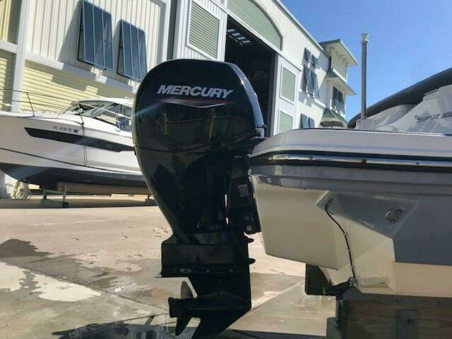 2022 Sea Ray SPX 190 OB - Image 12