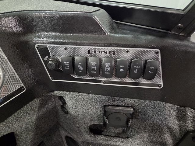 2027 Lund 1875 Impact XS Sport - 30
