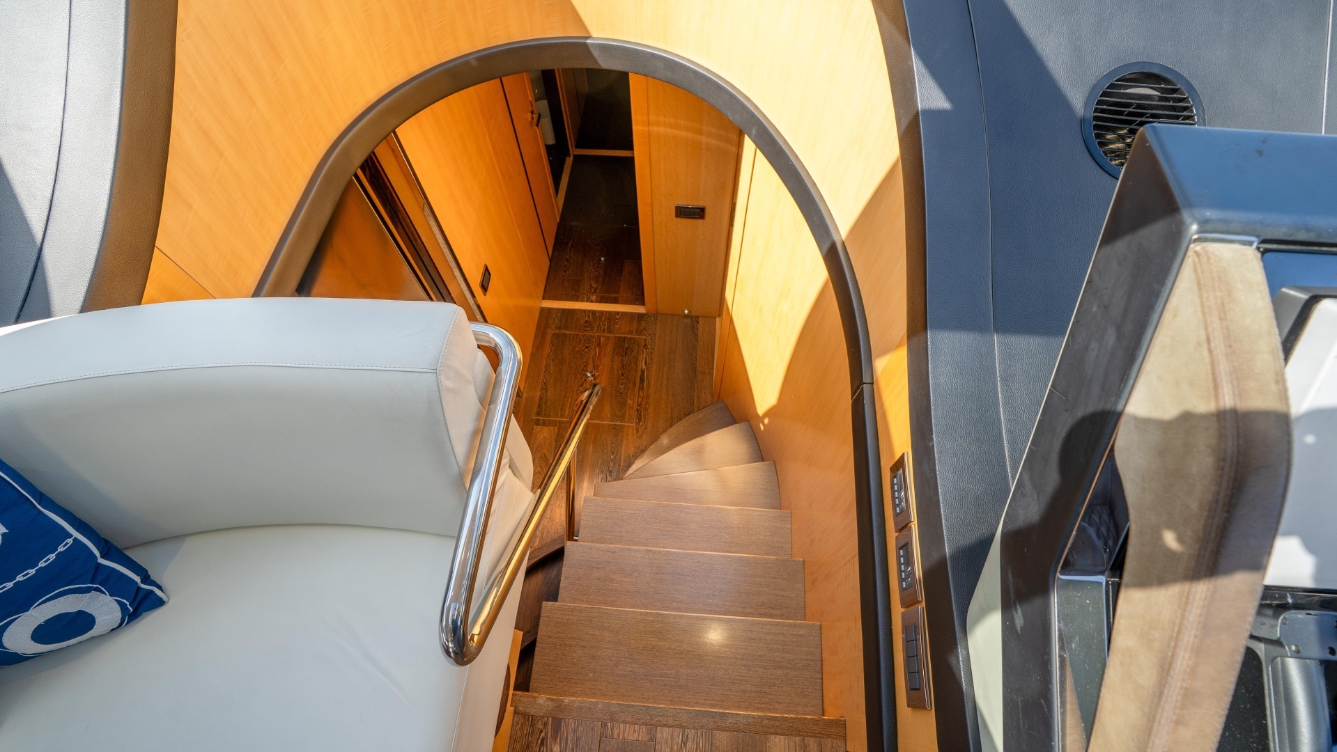 2014 Sunseeker 68' Sport Yacht - Image 35