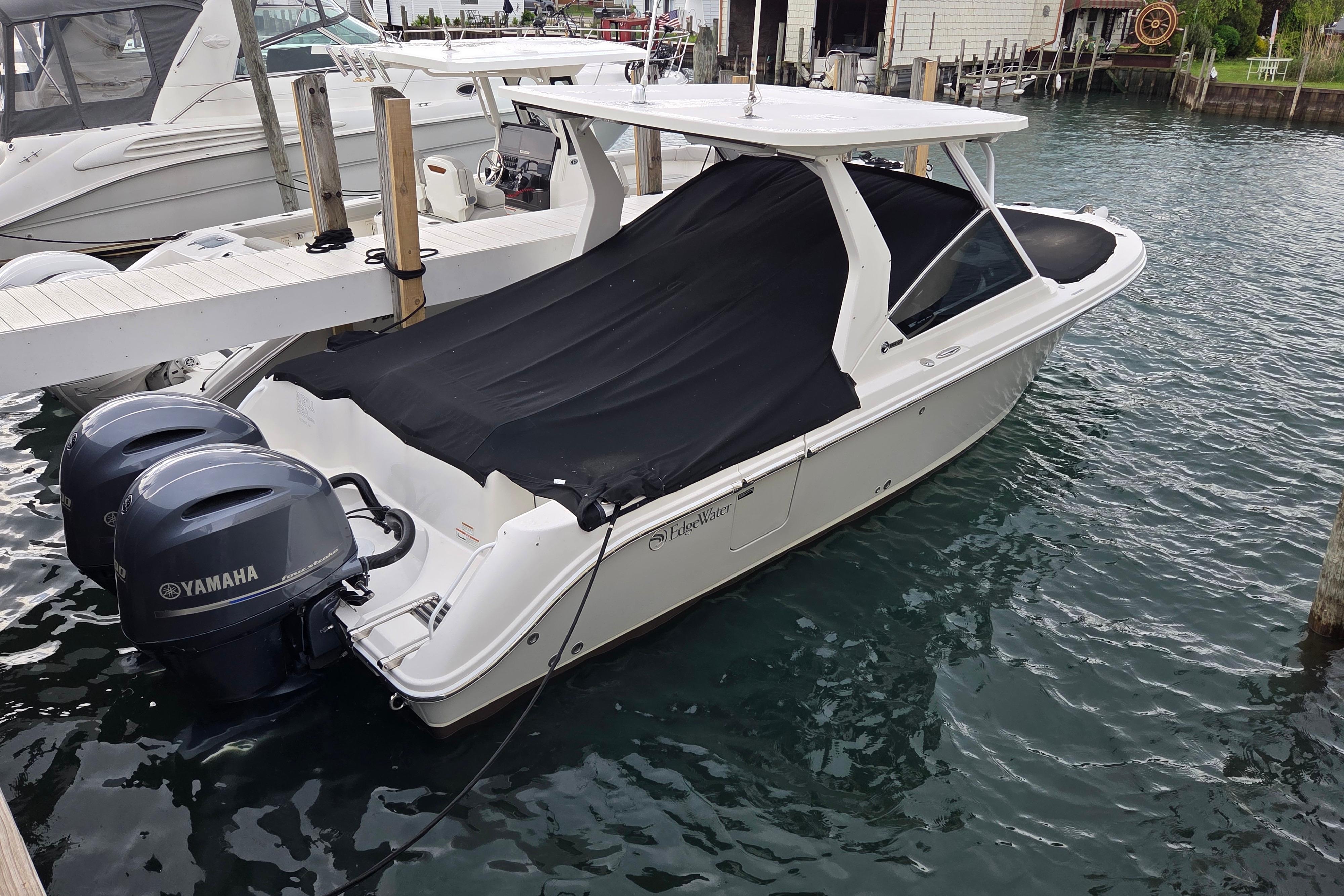 2019 Edgewater 262CX Crossover