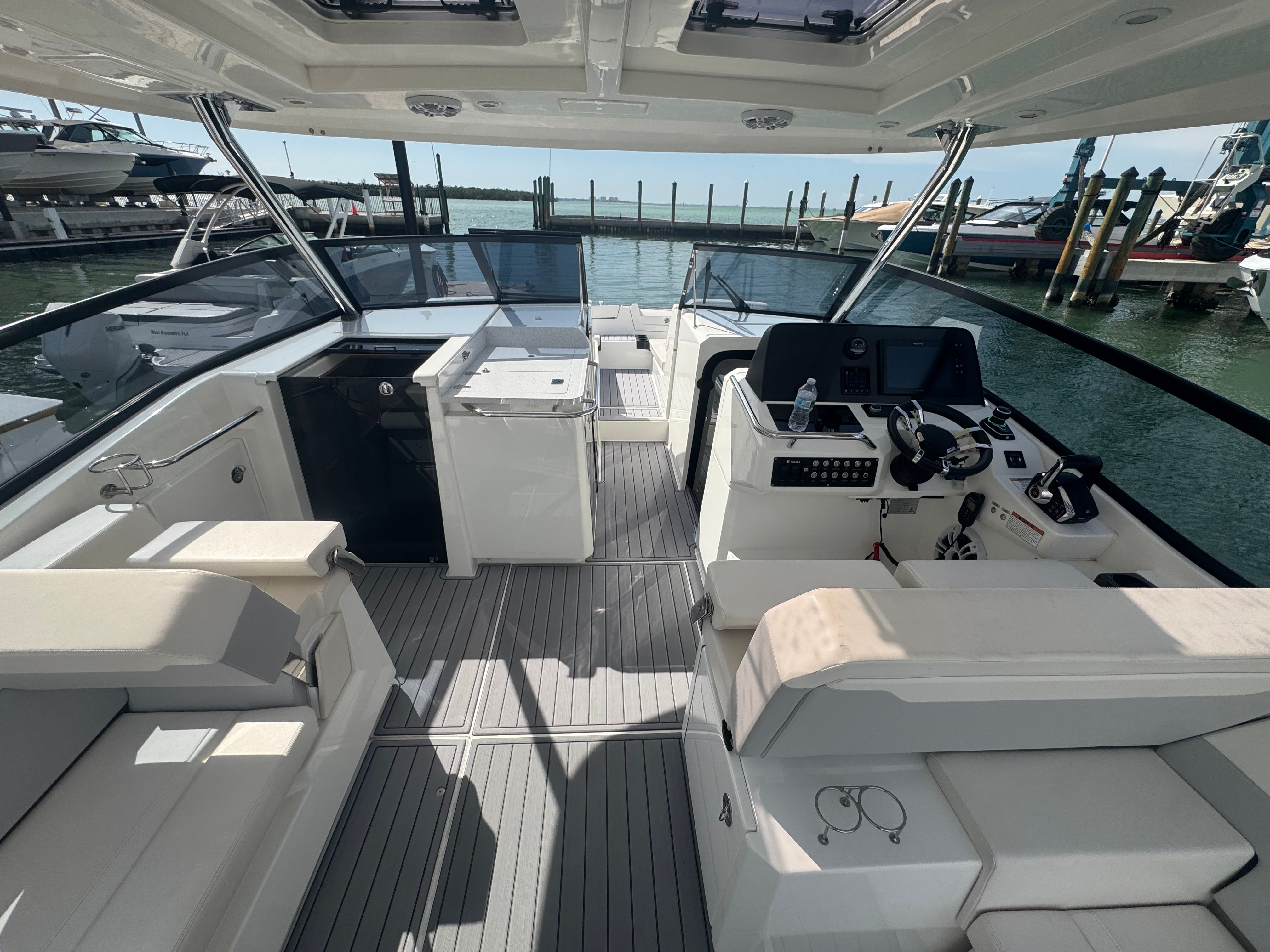 2024 Aquila 32 Sport - 14