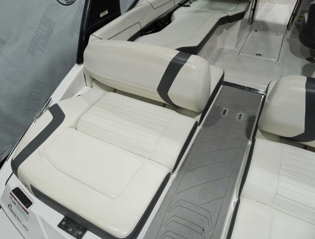 2016 Regal 2300 RX Surf - 12
