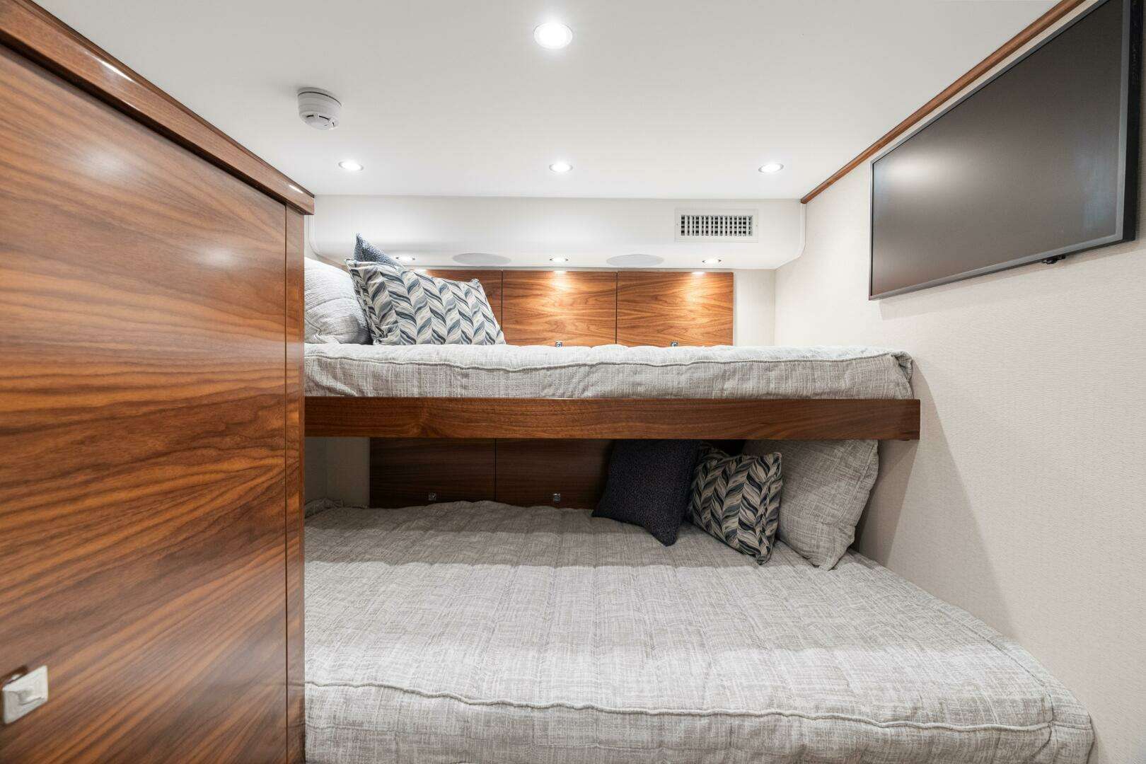 2026 Viking 74 Convertible - Image 30