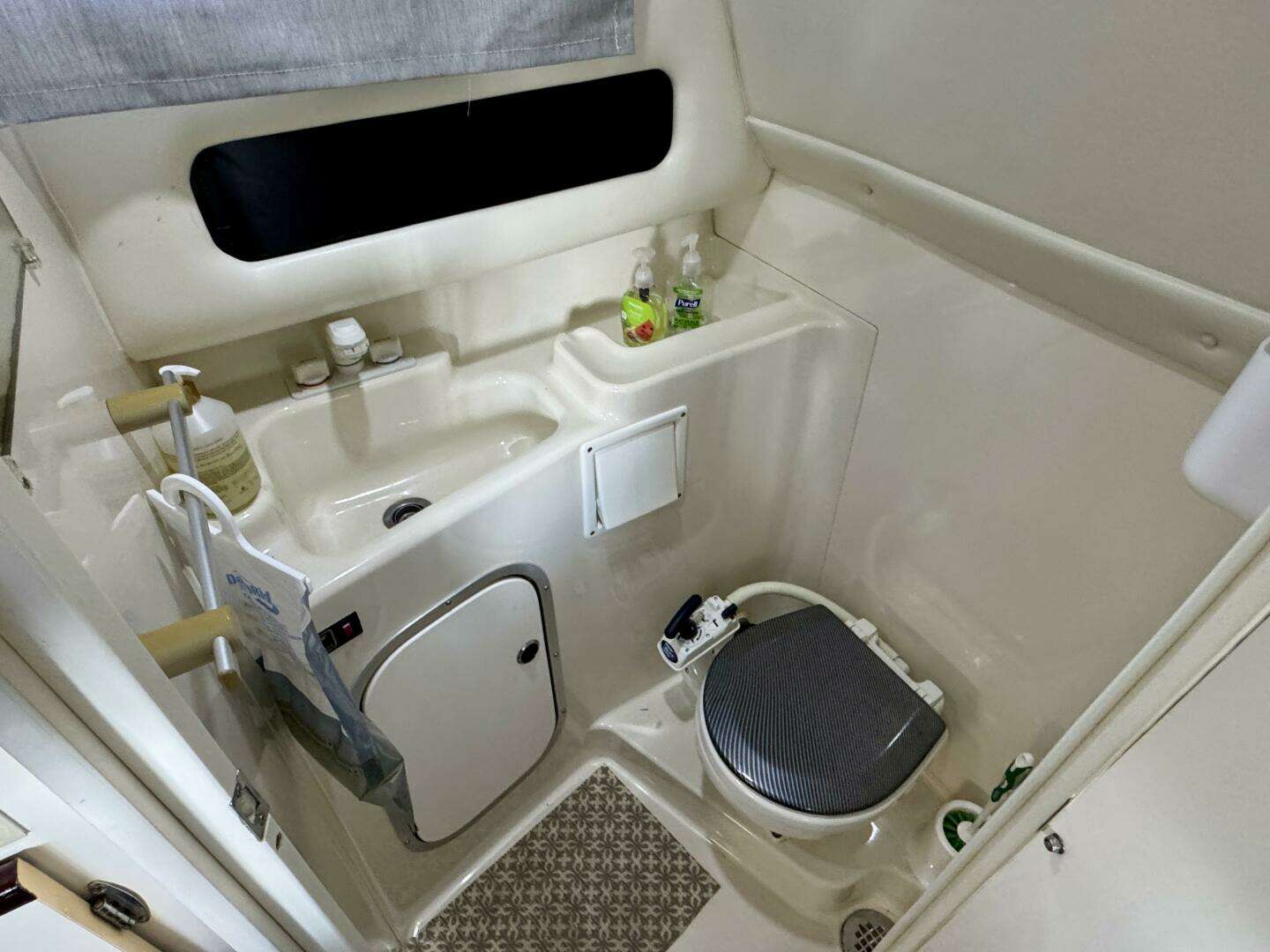 1997 Bayliner 2859 Ciera Express - Image 59