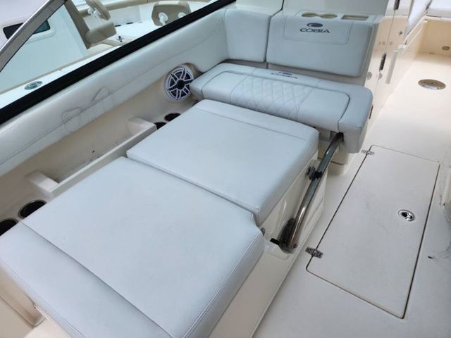 2022 Cobia 280 Dual Console - 15