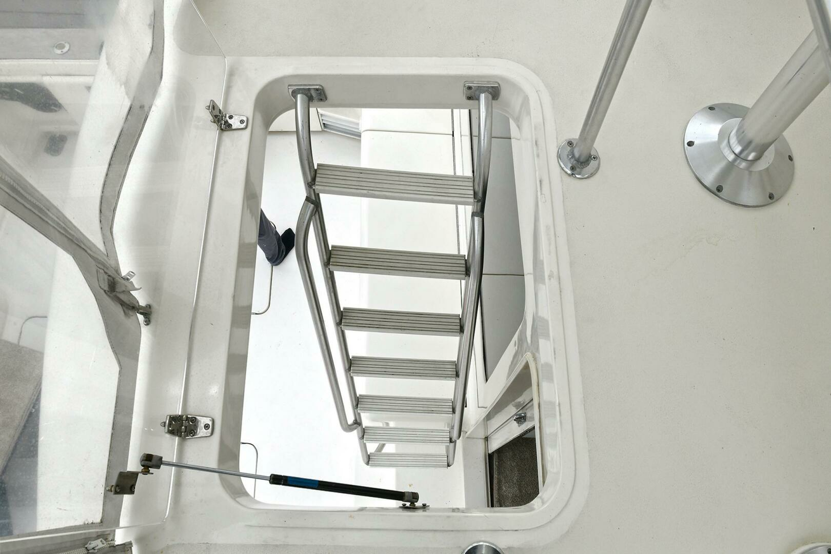 2001 Ocean Yachts 52 Super Sport - Image 28