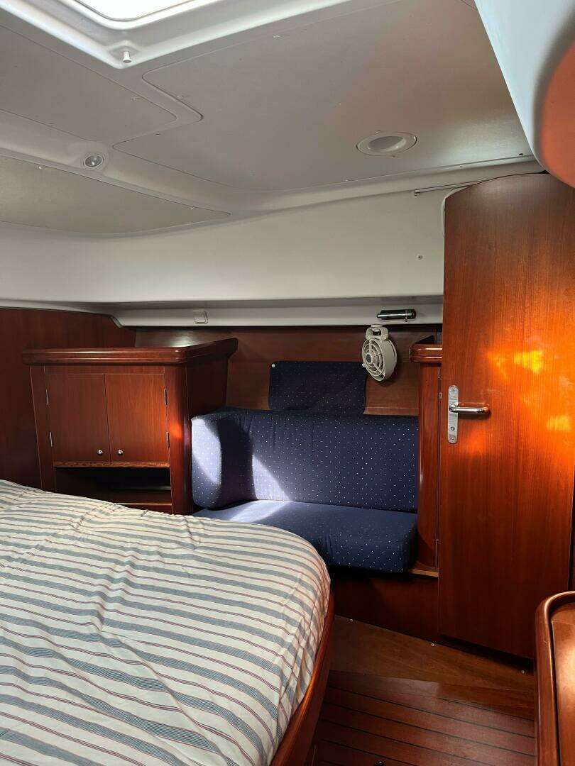 2003 Beneteau 42cc - Image 18