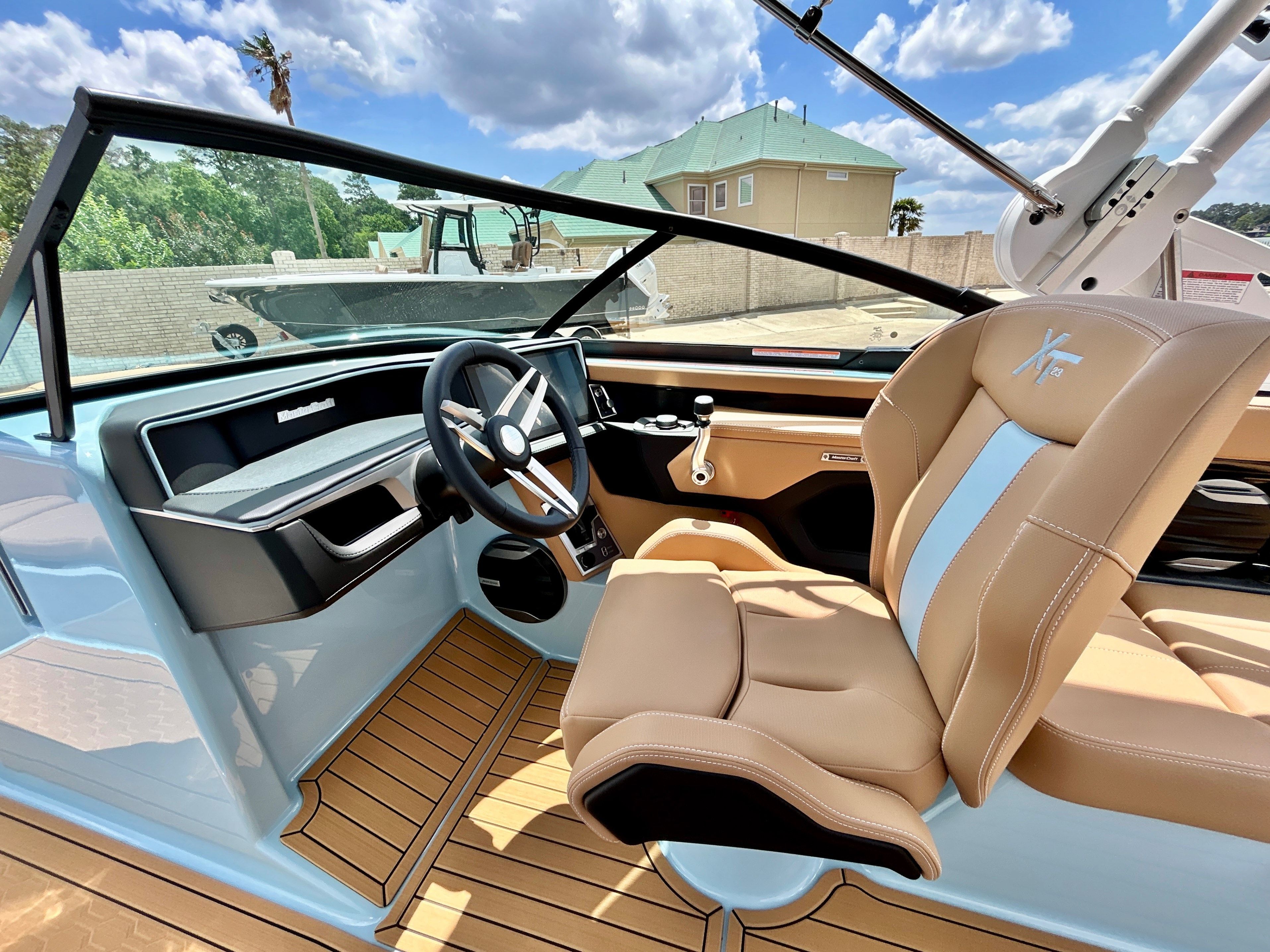 2026 MasterCraft XT23 - 29