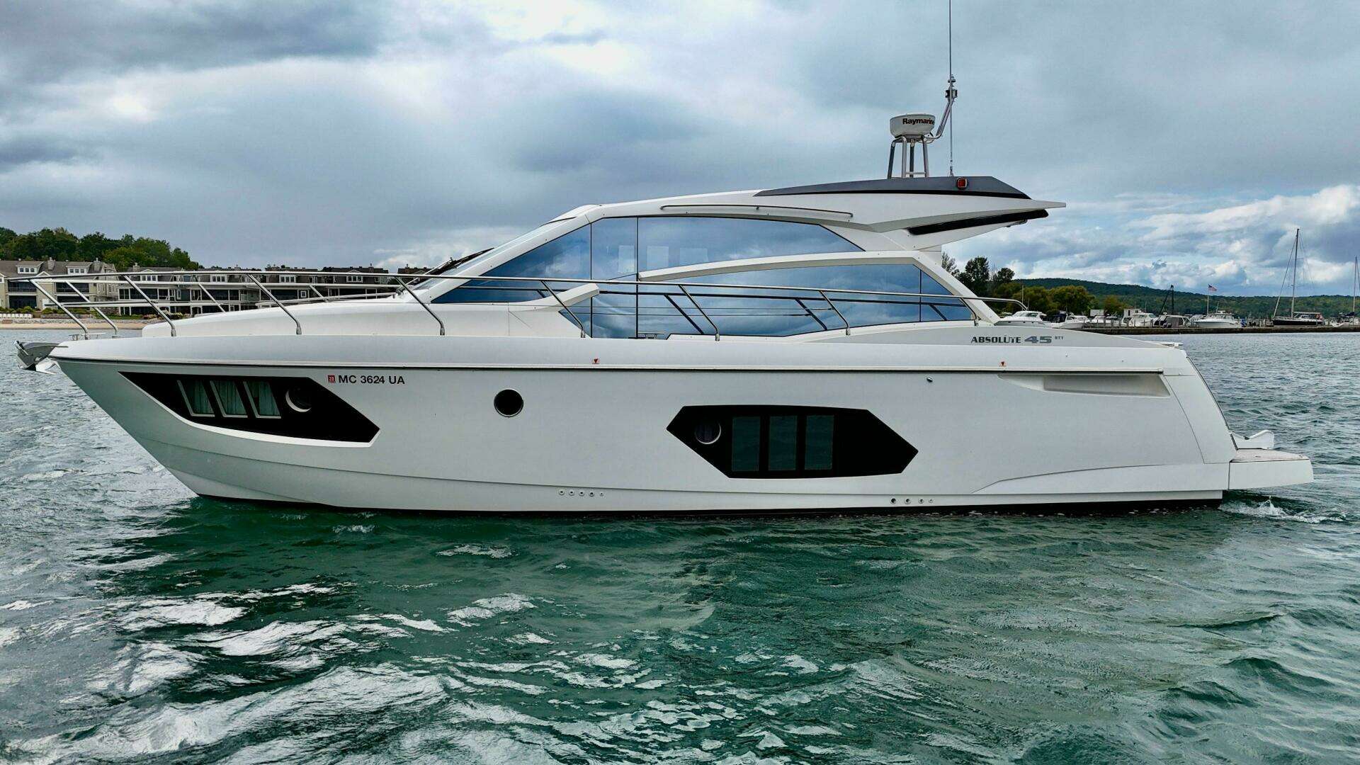 2016 Absolute 45 Sport Yacht - Image 11