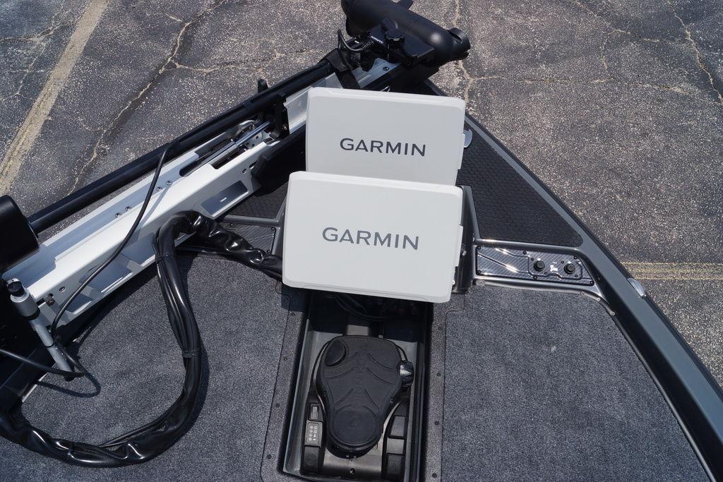 2027 Phoenix 921 Elite X II boat with dual Garmin displays on the deck.