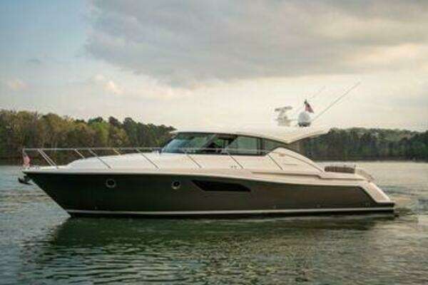 2016 Tiara Yachts 44 Coupe