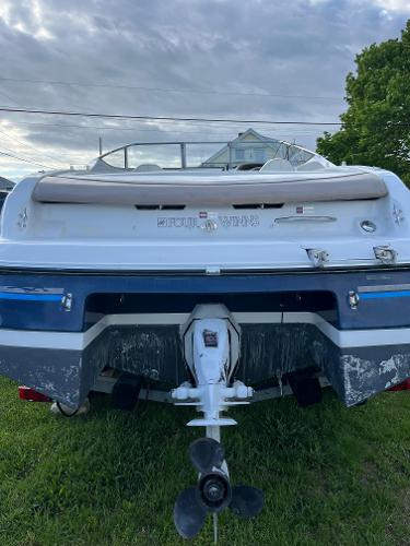 1997 Four Winns 225 Sundowner - 23
