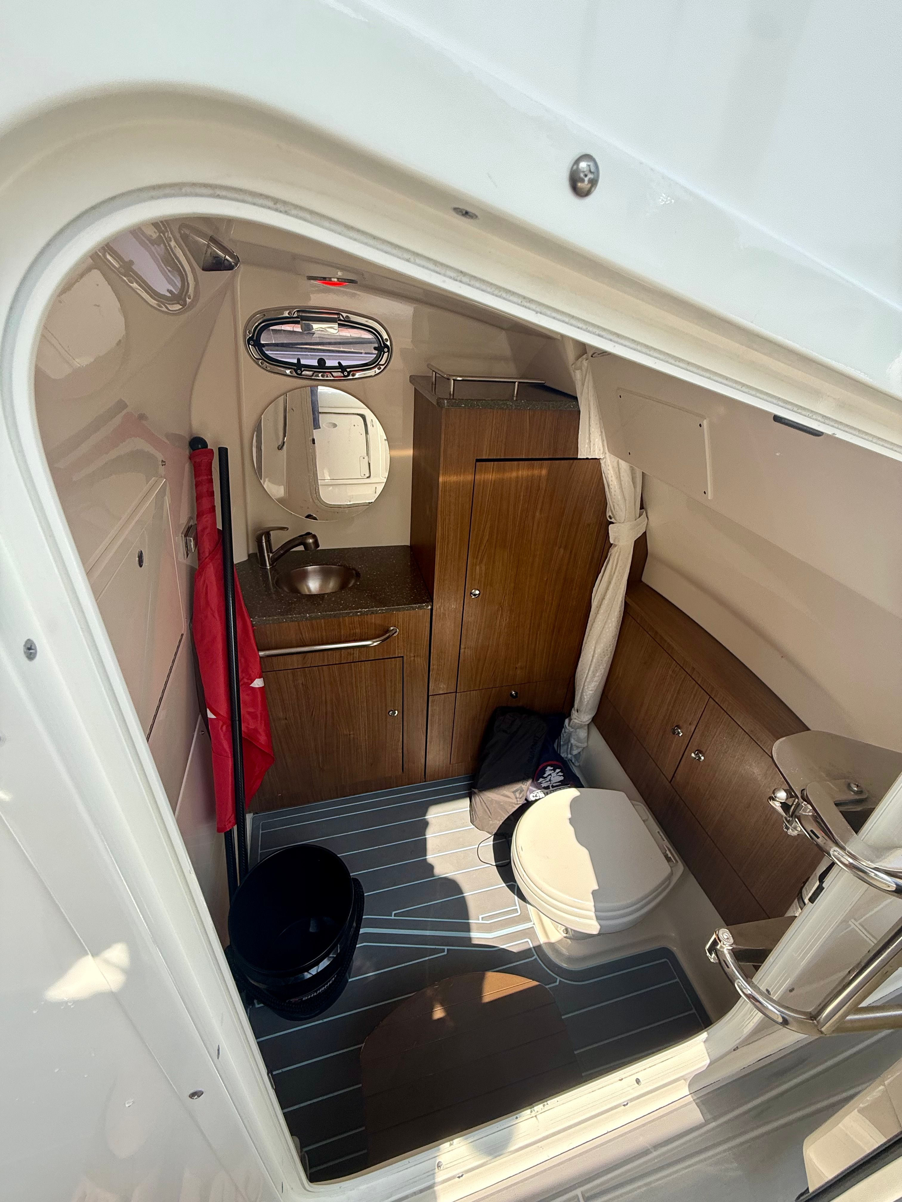 2014 Boston Whaler 350 Outrage - 13