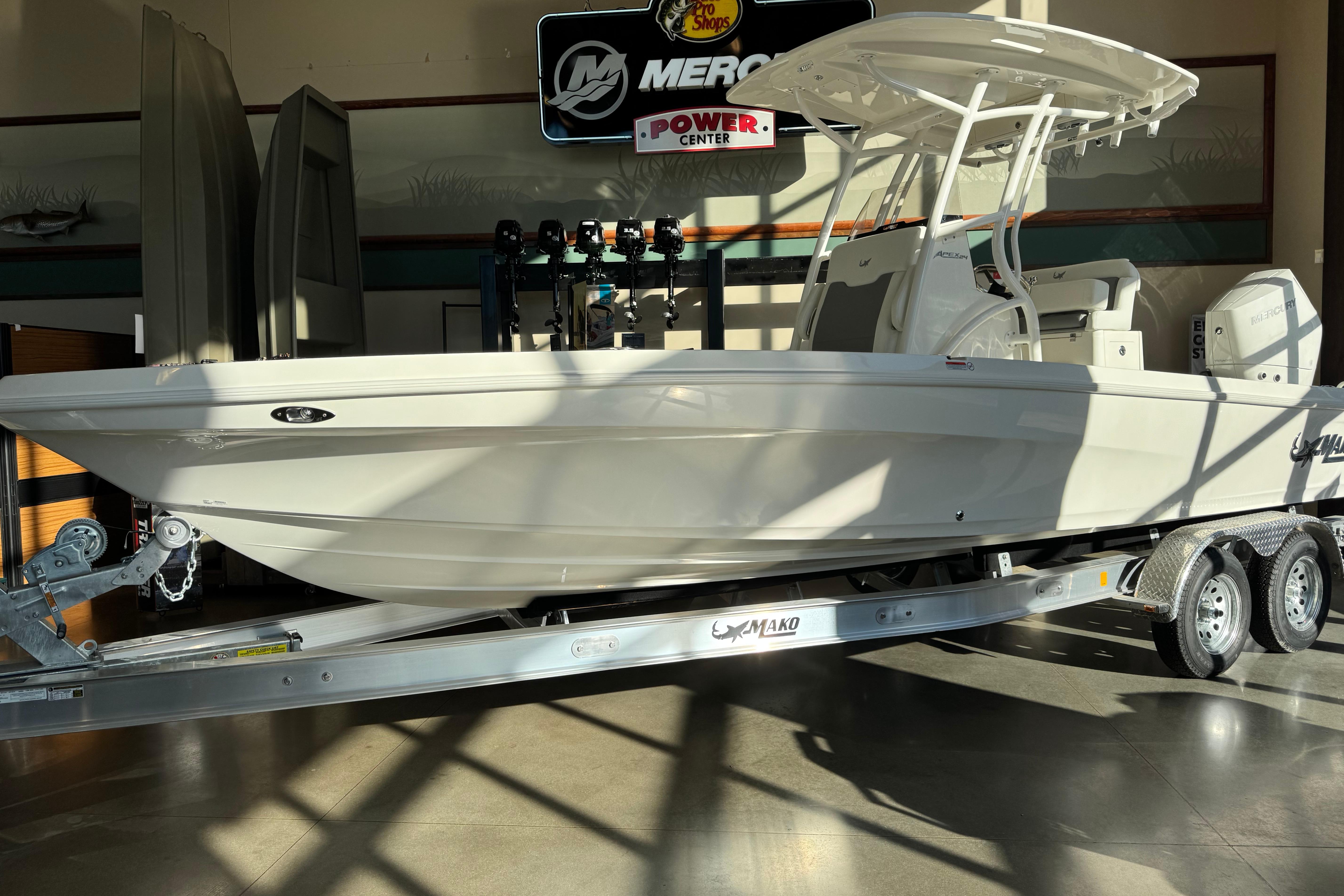 2026 Mako 24 APEX