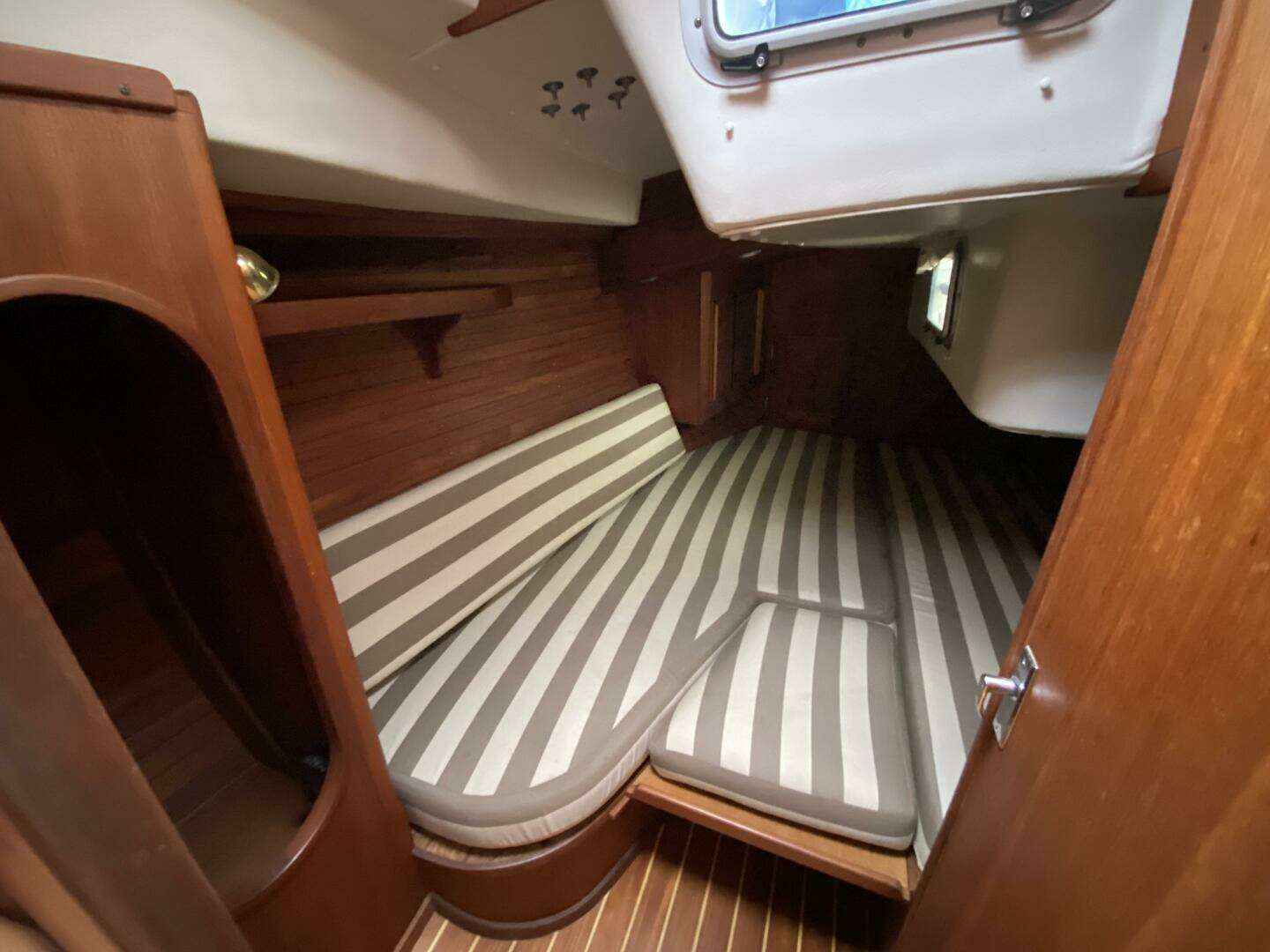 1989 J Boats J/40 - Image 55