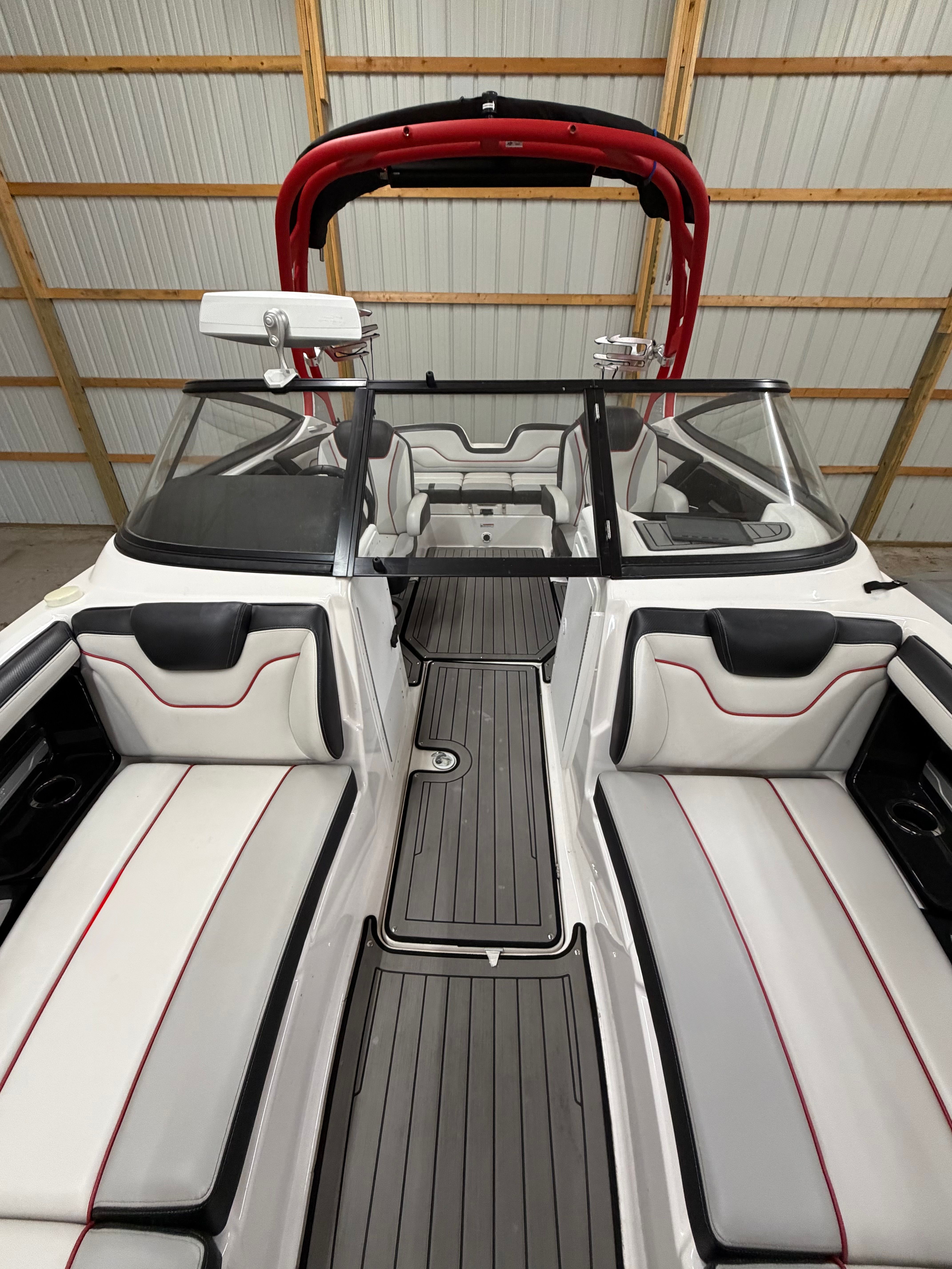 2018 Yamaha Boats 212X - 19