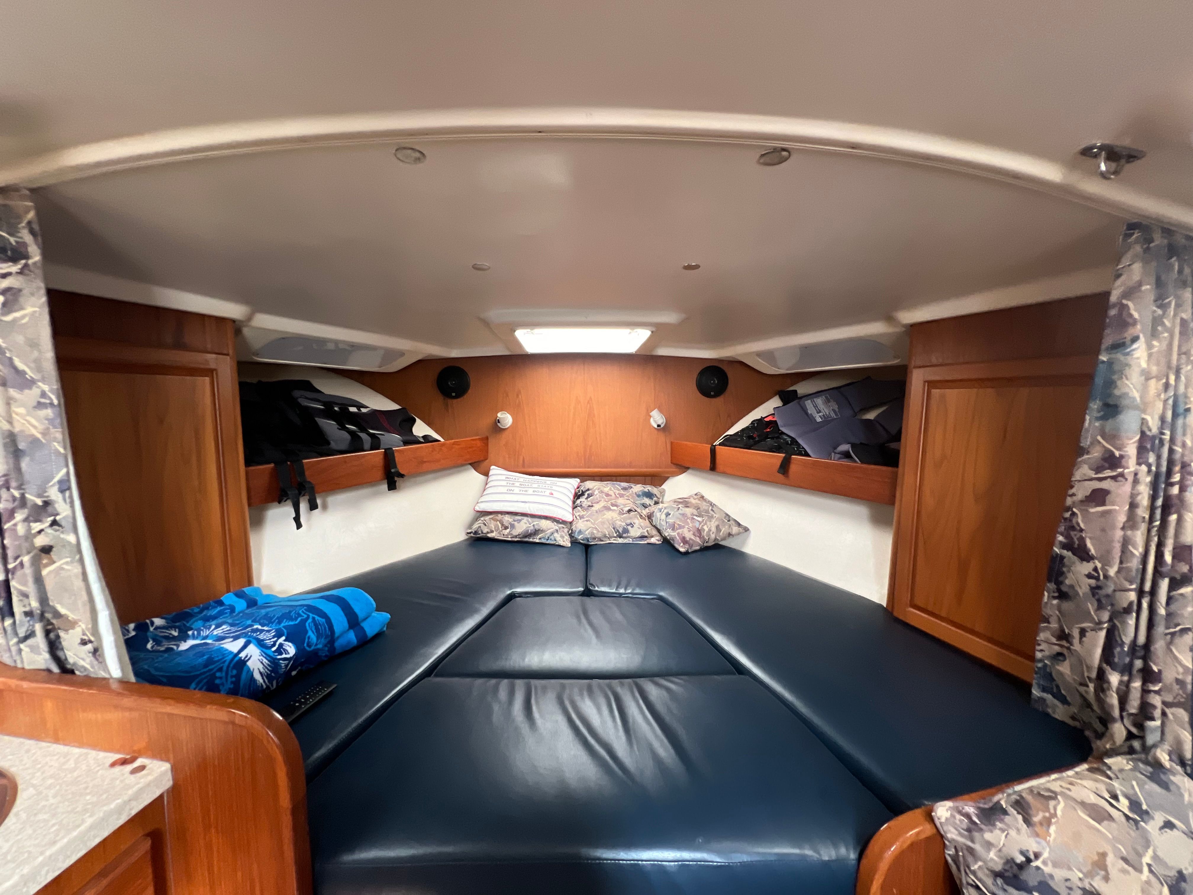 1998 Luhrs 32 - 36