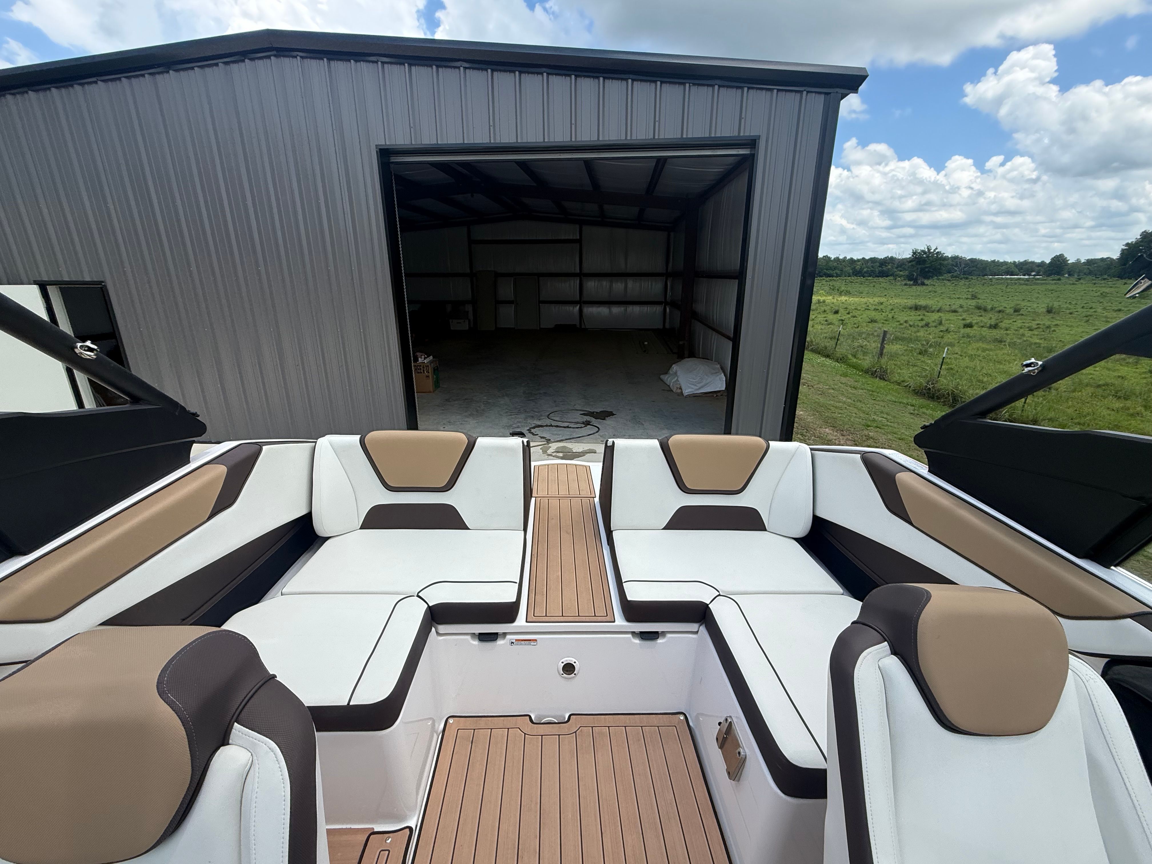 2023 Yamaha Boats 222S - 6