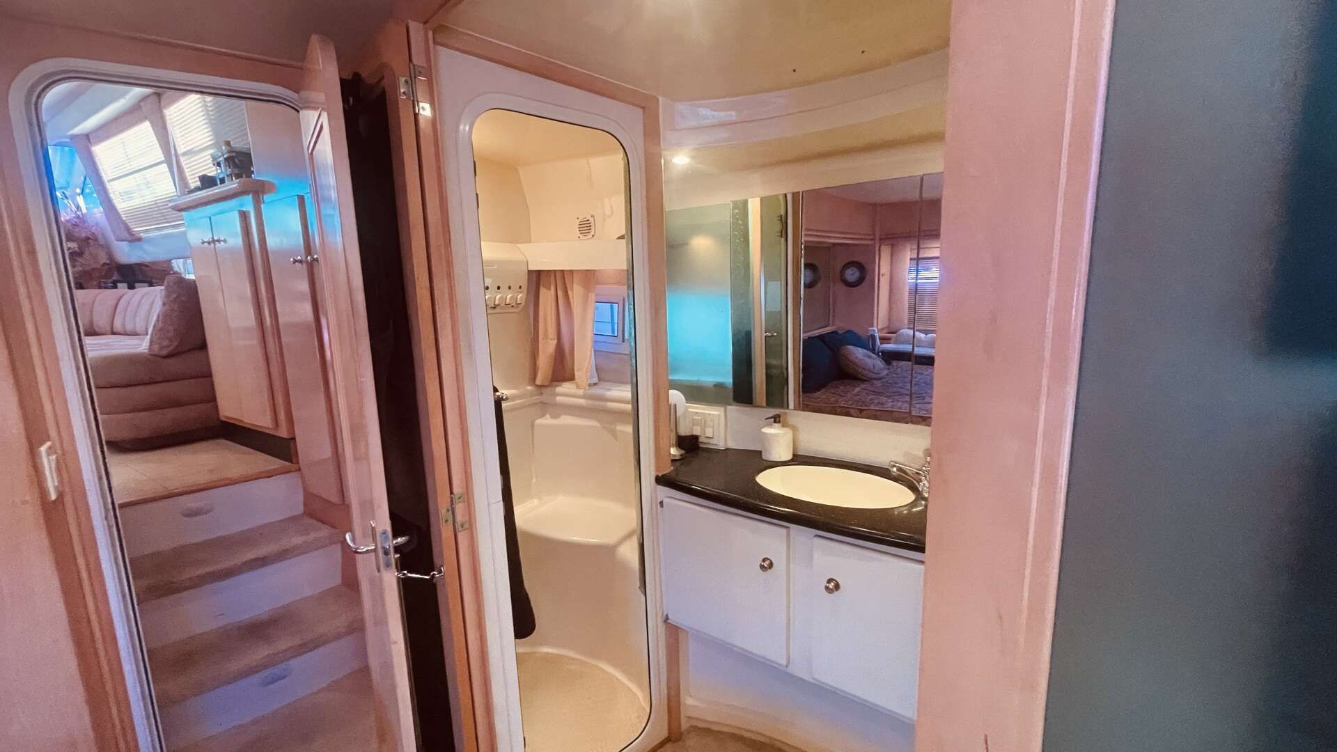 1997 CARVER YACHTS 500 COCKPIT MY - Image 37